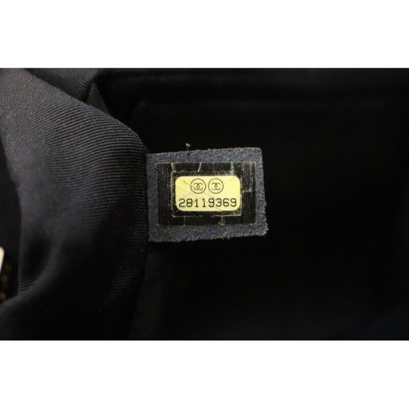 CHANEL - Quilted Black Caviar Leather BOY FLAP Shoulder Bag w/Authenticity Card - Picture 13 of 16